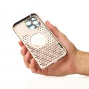 Металлический чехол AROMA PERFORATED METAL с поддержкой MagSafe для iPhone 14 Pro Max золотой