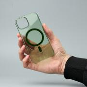 Пластиковый чехол OrigCase "Clear" with MagSafe для iPhone 15 зеленый