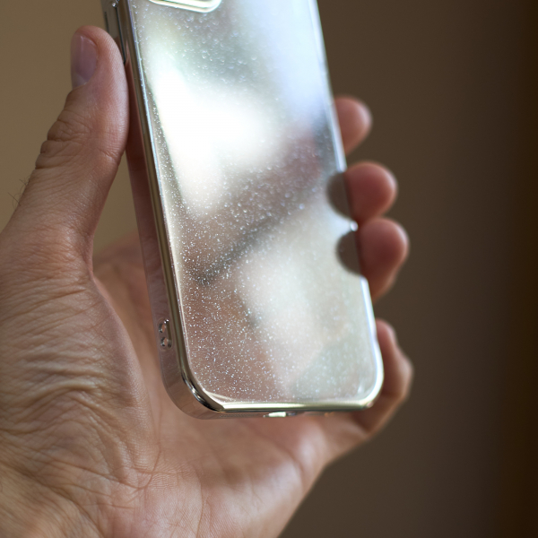 Пластиковый чехол GLITTER для iPhone 12 серебряный