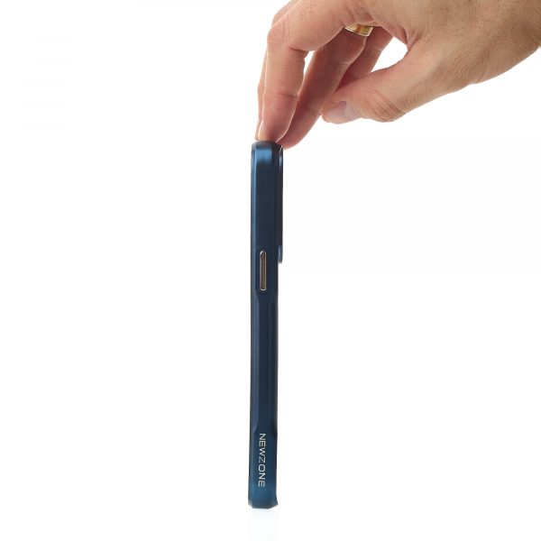 Пластиковый чехол MagSafe NEWZONE для iPhone 15 Pro Max синий
