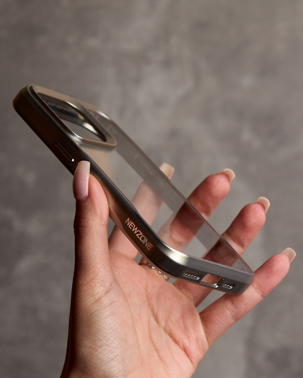 Пластиковый чехол NEWZONE для iPhone 14 Pro Max серебряный