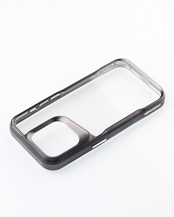 Пластиковый чехол NEWZONE для iPhone 15 Pro Max черный