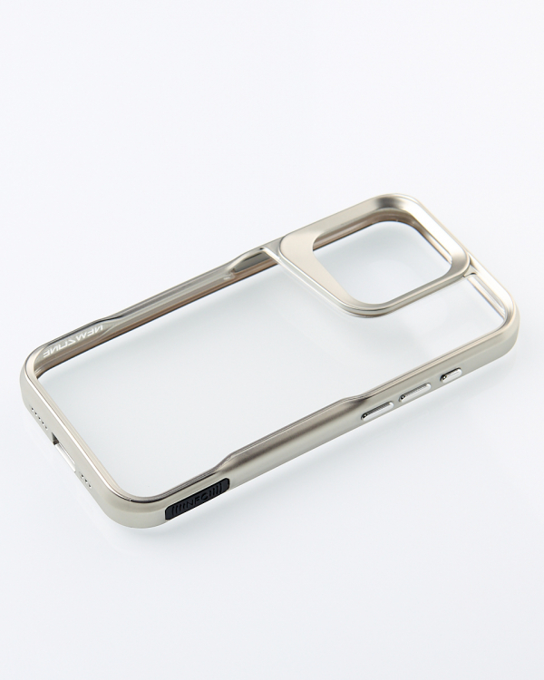 Пластиковый чехол NEWZONE для iPhone 15 Pro Max серебряный