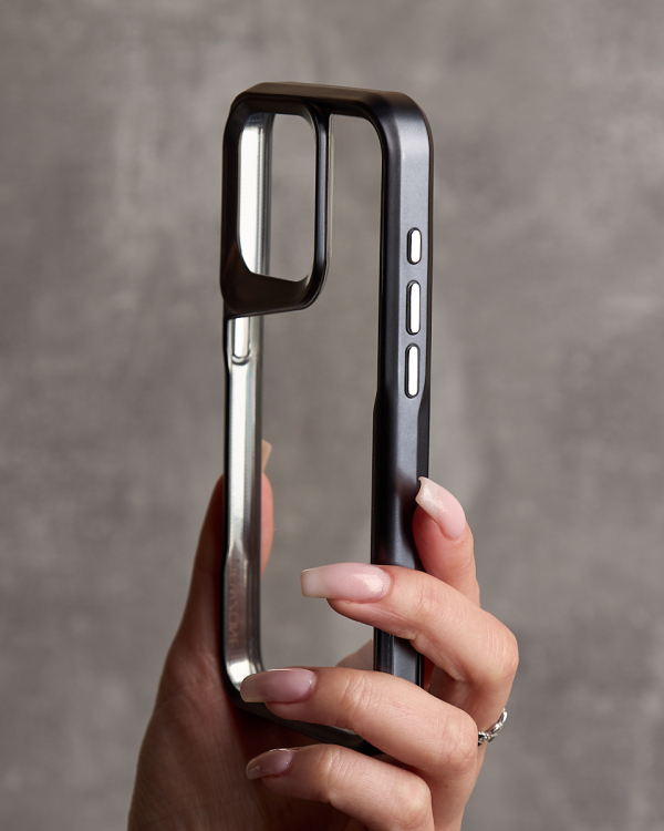 Пластиковый чехол NEWZONE для iPhone 15 Pro Max черный