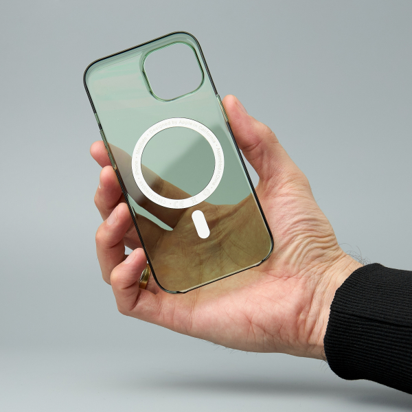 Пластиковый чехол OrigCase "Clear" with MagSafe для iPhone 15 зеленый