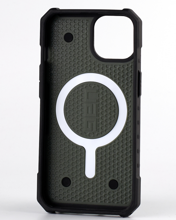 Противоударный чехол UAG с поддержкой MagSafe для IPhone 15 armor green