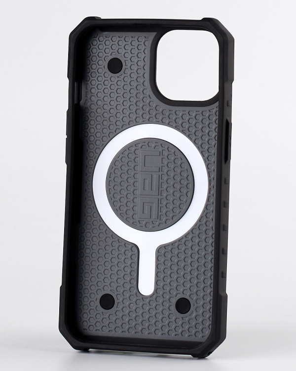 Противоударный чехол UAG с поддержкой MagSafe для IPhone 15 graphite