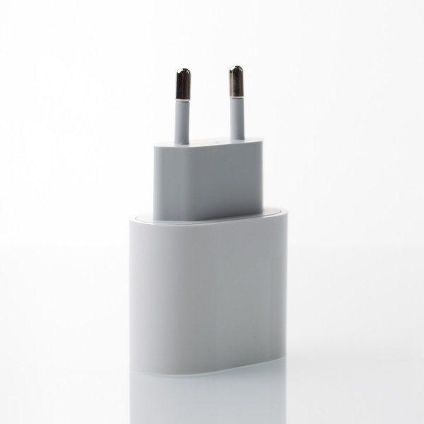 Сетевое зарядное устройство (Адаптер) PD (USB-C) / 20W (A2347) белый