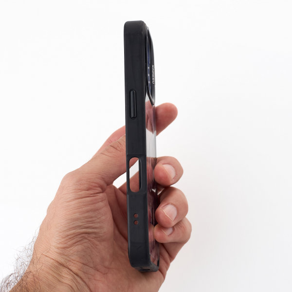 Силиконовый чехол MagSafe CAMERA GLASS PROTECTION для iPhone 16 черный