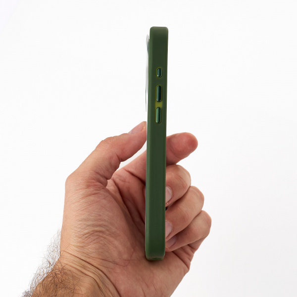 Силиконовый чехол MagSafe CAMERA GLASS PROTECTION для iPhone 16 Plus темно-зеленый