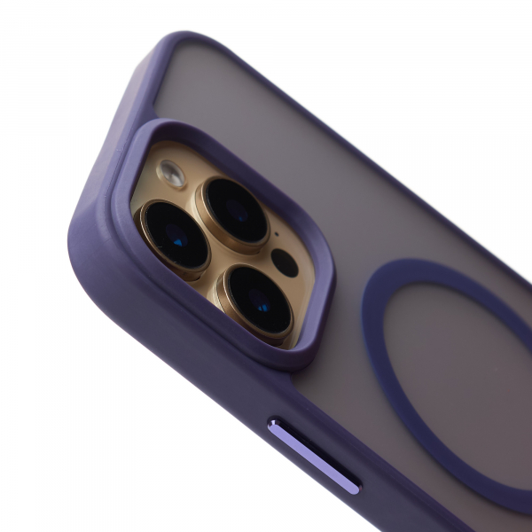 Силиконовый чехол MATTE с поддержкой MagSafe для iPhone 16 Pro dark purple