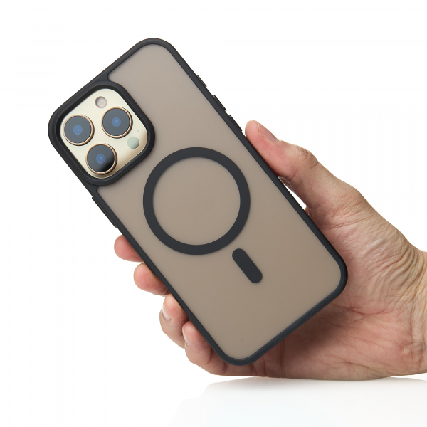 Силиконовый чехол MATTE с поддержкой MagSafe для iPhone 16 Pro classic black
