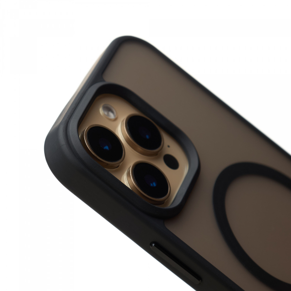 Силиконовый чехол MATTE с поддержкой MagSafe для iPhone 16 Pro classic black