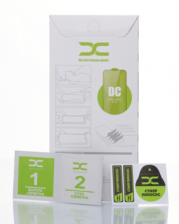 Защитное стекло DC для iPhone 15 / iPhone 16 черный